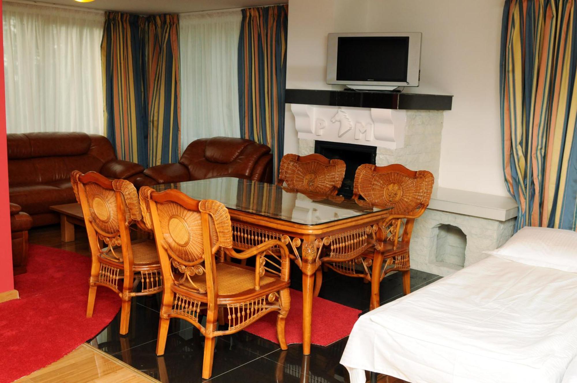 Pension Chalet Poiana Marului Ranch Luaran gambar